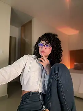 Snapshot of Lianh_Benett chatting on 01-26-25, 01:41 Lianh Benett online show from 01-26-25, 01:41