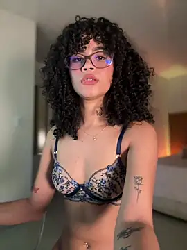 Snapshot of Lianh_Benett chatting on 02-08-25, 07:48 Lianh Benett online show from 02-08-25, 07:48