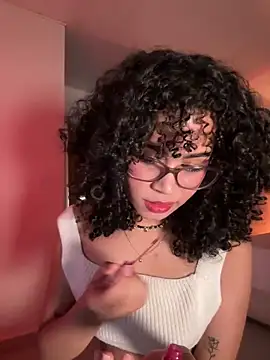 Snapshot of Lianh_Benett chatting on 03-02-25, 10:35 Lianh Benett online show from 03-02-25, 10:35