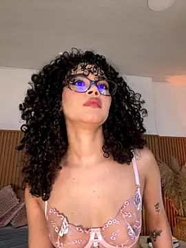 Snapshot of Lianh_Benett chatting on 10-23-25, 06:02 Lianh Benett online show from 10-23-25, 06:02