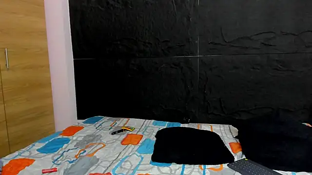 Snapshot of emakross chatting on 12-13-24, 03:38 emakross online show from 12-13-24, 03:38