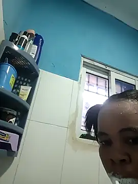 Snapshot of Amberay1 chatting on 12-17-25, 05:46 Amberay1 online show from 12-17-25, 05:46