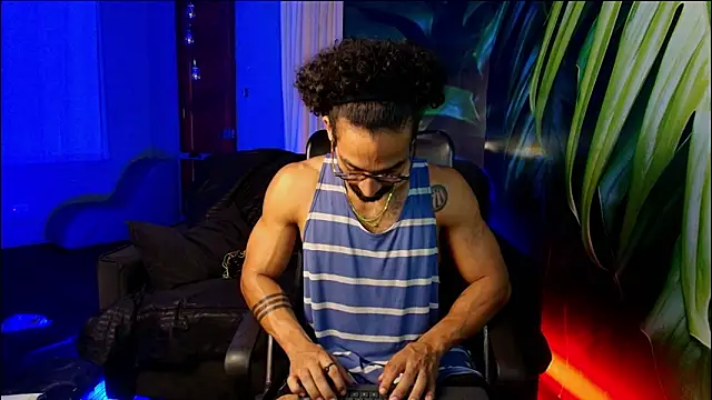 Snapshot of Romeocolin chatting on 02-01-26, 09:24 Romeocolin online show from 02-01-26, 09:24