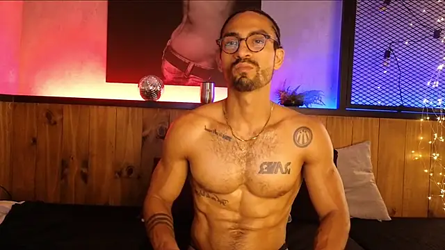 Snapshot of Romeocolin chatting on 02-12-26, 06:30 Romeocolin online show from 02-12-26, 06:30