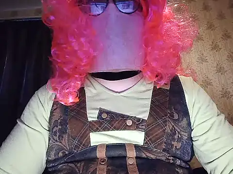 Snapshot of Crossdresser_Elena chatting on 06-13-26, 03:54 Crossdresser Elena online show from 06-13-26, 03:54