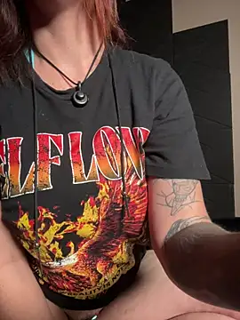 Snapshot of Astoria_Moon chatting on 05-31-26, 10:22 Astoria Moon online show from 05-31-26, 10:22