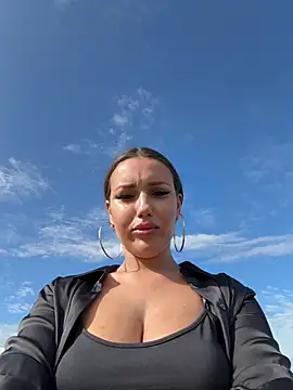 Snapshot of Syka0001 chatting on 02-11-25, 08:37 Syka0001 online show from 02-11-25, 08:37