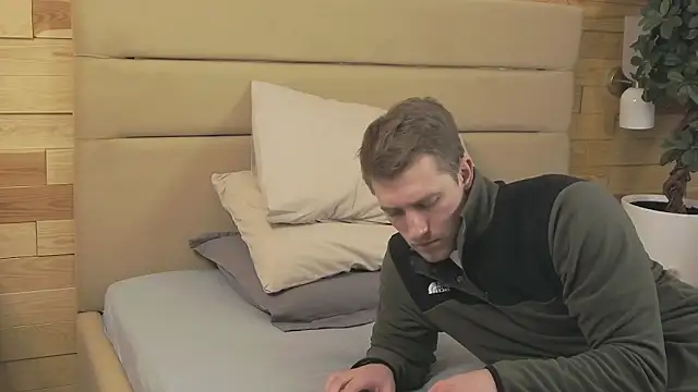 Snapshot of EthanPinkman chatting on 11-05-25, 04:45 EthanPinkman online show from 11-05-25, 04:45