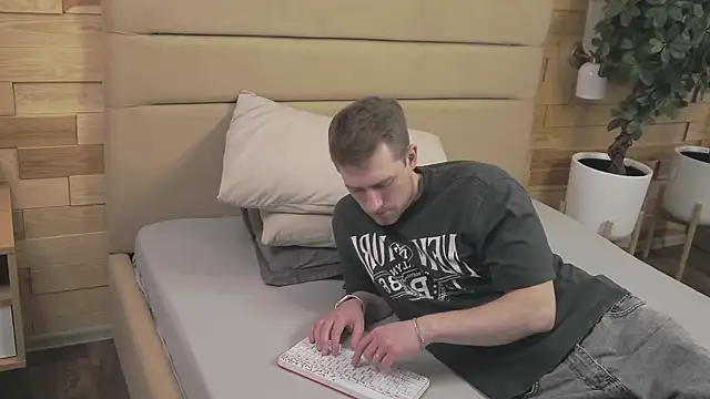 Snapshot of EthanPinkman chatting on 11-21-25, 04:22 EthanPinkman online show from 11-21-25, 04:22