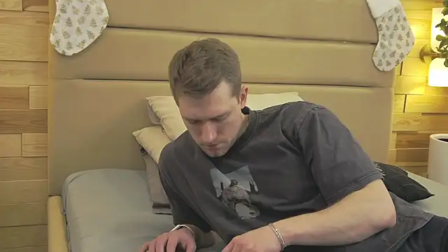 Snapshot of EthanPinkman chatting on 12-15-25, 04:39 EthanPinkman online show from 12-15-25, 04:39