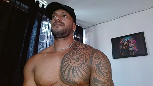 Snapshot of manolofitt chatting on 06-20-26, 06:22 manolofitt online show from 06-20-26, 06:22