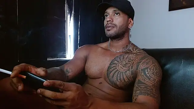 Snapshot of manolofitt chatting on 06-30-26, 04:52 manolofitt online show from 06-30-26, 04:52