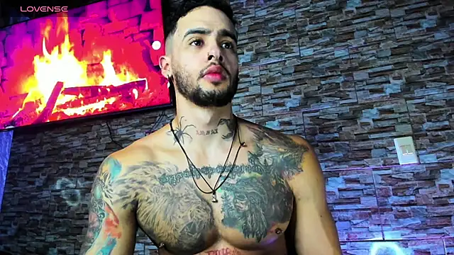 Snapshot of Seth_Owner chatting on 12-18-24, 02:49 Seth Owner online show from 12-18-24, 02:49