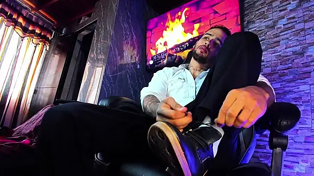 Snapshot of Seth_Owner chatting on 01-14-25, 05:01 Seth Owner online show from 01-14-25, 05:01