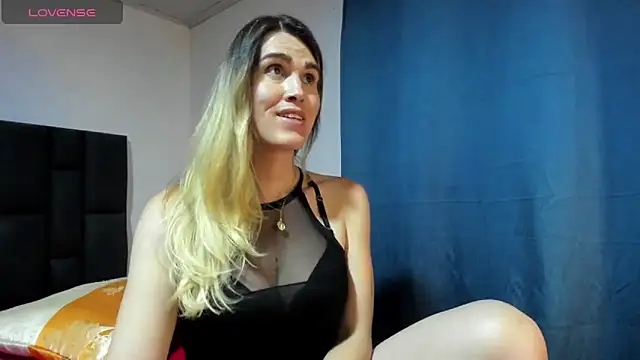 Aurora doll23 online show from 10-31-25, 11:06