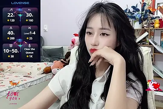 Snapshot of _LLisa_ chatting on 01-05-25, 05:41 LLisa online show from 01-05-25, 05:41