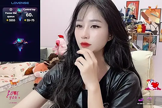 Snapshot of _LLisa_ chatting on 01-06-25, 09:00 LLisa online show from 01-06-25, 09:00