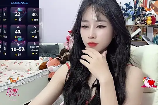 Snapshot of _LLisa_ chatting on 01-07-25, 10:19 LLisa online show from 01-07-25, 10:19