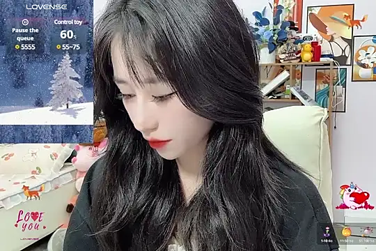 Snapshot of _LLisa_ chatting on 01-11-25, 10:51 LLisa online show from 01-11-25, 10:51