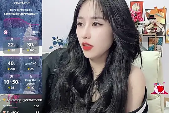 Snapshot of _LLisa_ chatting on 01-13-25, 10:24 LLisa online show from 01-13-25, 10:24