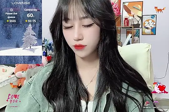 Snapshot of _LLisa_ chatting on 02-11-25, 04:24 LLisa online show from 02-11-25, 04:24