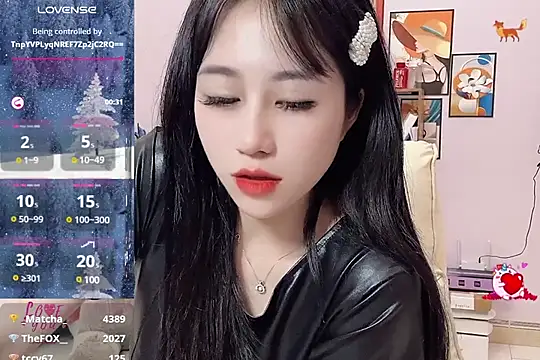 Snapshot of _LLisa_ chatting on 02-13-25, 10:54 LLisa online show from 02-13-25, 10:54