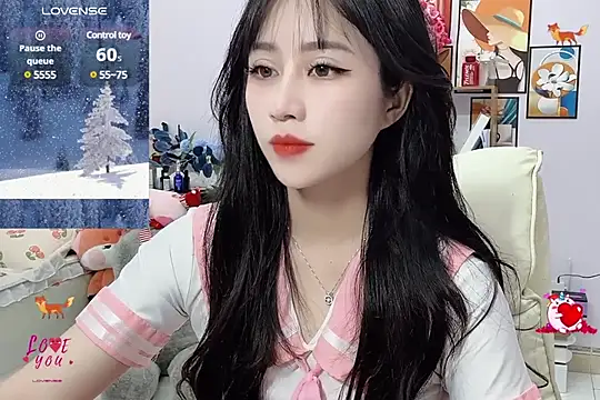 Snapshot of _LLisa_ chatting on 02-15-25, 04:56 LLisa online show from 02-15-25, 04:56