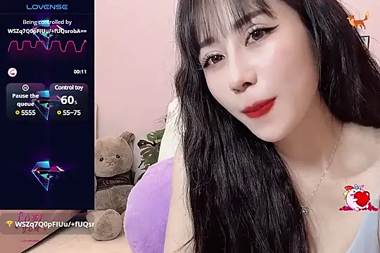 Snapshot of _LLisa_ chatting on 03-05-25, 01:10 LLisa online show from 03-05-25, 01:10