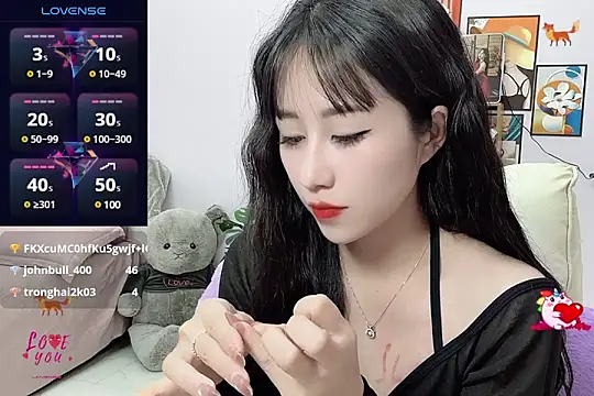 Snapshot of _LLisa_ chatting on 03-17-25, 11:43 LLisa online show from 03-17-25, 11:43