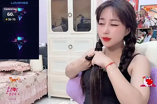 Snapshot of _LLisa_ chatting on 09-13-25, 02:55 LLisa online show from 09-13-25, 02:55