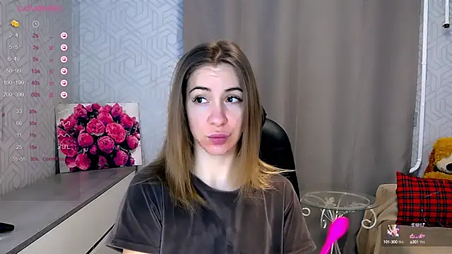 Snapshot of Naughty__Megan chatting on 02-12-25, 04:33 Naughty Megan online show from 02-12-25, 04:33