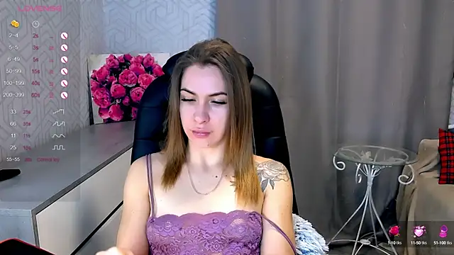 Snapshot of Naughty__Megan chatting on 02-13-25, 04:07 Naughty Megan online show from 02-13-25, 04:07