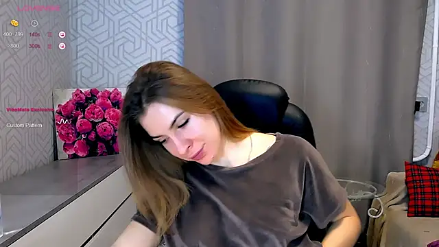 Snapshot of Naughty__Megan chatting on 02-14-25, 05:09 Naughty Megan online show from 02-14-25, 05:09