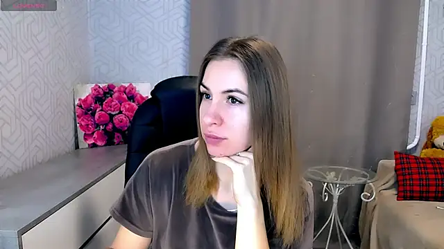 Snapshot of Naughty__Megan chatting on 02-20-25, 07:34 Naughty Megan online show from 02-20-25, 07:34