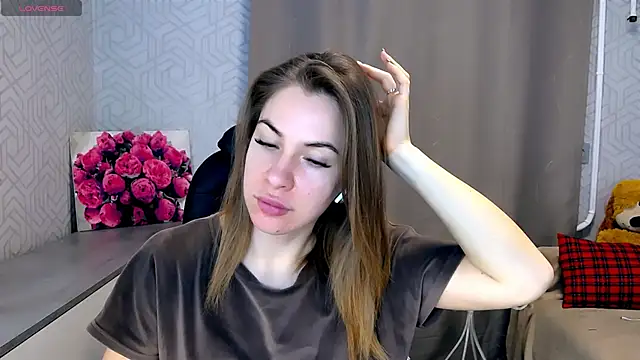 Snapshot of Naughty__Megan chatting on 02-21-25, 04:51 Naughty Megan online show from 02-21-25, 04:51