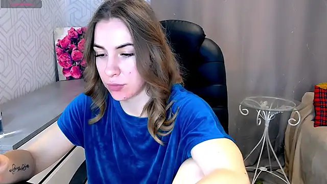 Snapshot of Naughty__Megan chatting on 03-10-25, 08:15 Naughty Megan online show from 03-10-25, 08:15