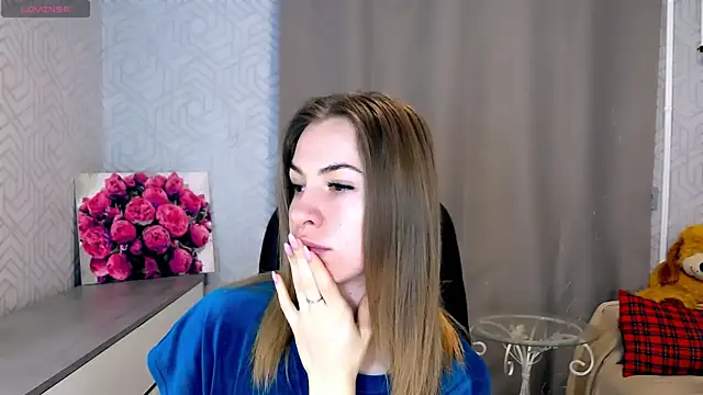 Snapshot of Naughty__Megan chatting on 03-17-25, 10:17 Naughty Megan online show from 03-17-25, 10:17