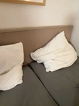 Alisa-Marie online show from 11-14-25, 04:06