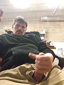 Snapshot of bozzman69 chatting on 02-06-26, 06:55 bozzman69 online show from 02-06-26, 06:55