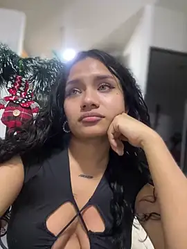 Snapshot of Riana_Kean chatting on 12-04-24, 05:49 Riana Kean online show from 12-04-24, 05:49