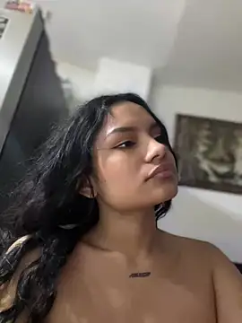 Snapshot of Riana_Kean chatting on 12-11-24, 03:35 Riana Kean online show from 12-11-24, 03:35