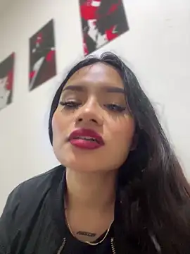 Snapshot of Riana_Kean chatting on 12-18-24, 04:20 Riana Kean online show from 12-18-24, 04:20