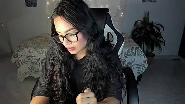 Riana Kean online show from 11-12-25, 02:01