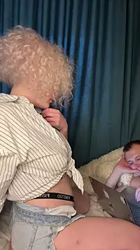 MrMrsRight online show from 12-15-24, 11:01