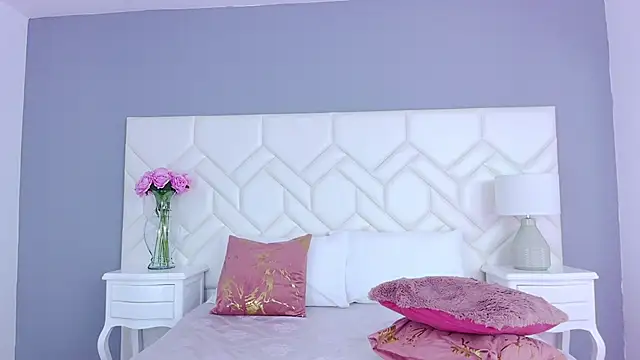 Snapshot of Julie_Bennet chatting on 01-11-25, 06:35 Julie Bennet online show from 01-11-25, 06:35