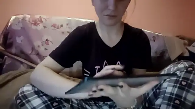  Kitti  online show from 12-17-25, 01:50