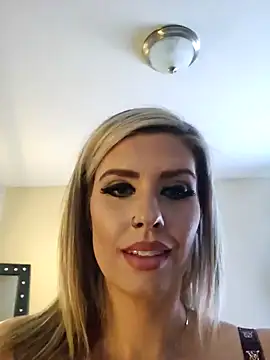 Snapshot of ellieconradxo chatting on 12-30-24, 06:16 ellieconradxo online show from 12-30-24, 06:16