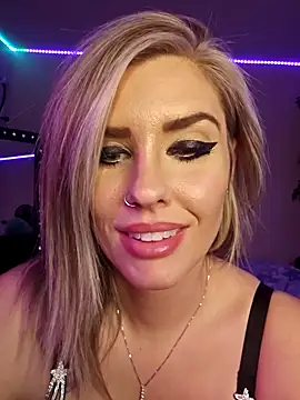 Snapshot of ellieconradxo chatting on 01-11-25, 06:56 ellieconradxo online show from 01-11-25, 06:56