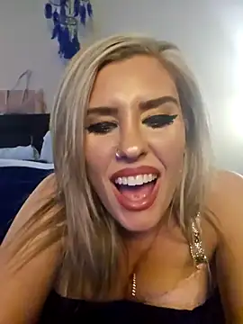 Snapshot of ellieconradxo chatting on 01-14-25, 03:53 ellieconradxo online show from 01-14-25, 03:53