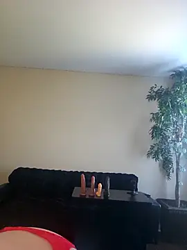 Snapshot of ellieconradxo chatting on 10-28-25, 04:31 ellieconradxo online show from 10-28-25, 04:31